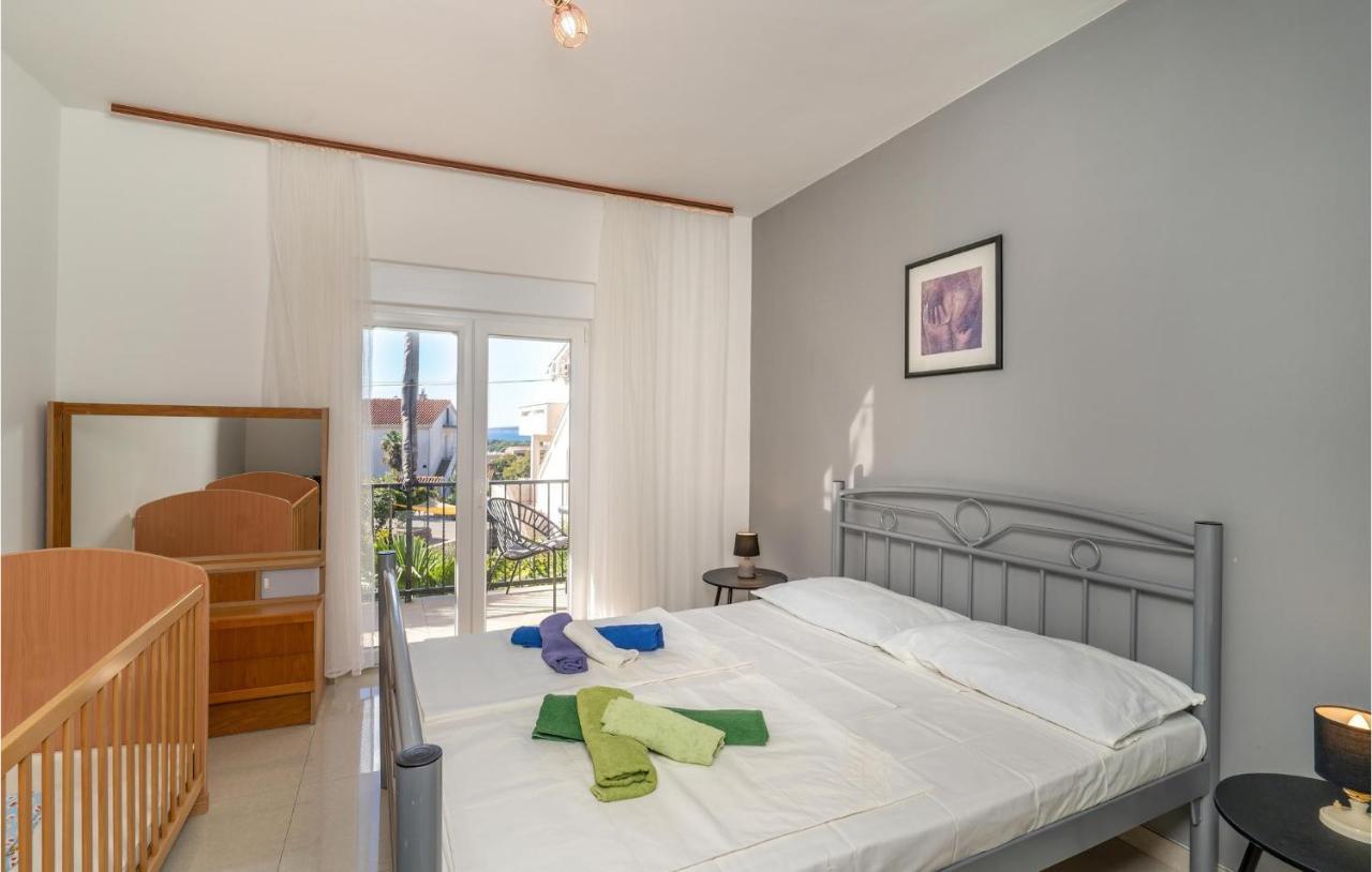 Cozy Apartment In Krk With Kitchen Krk Town Dış mekan fotoğraf